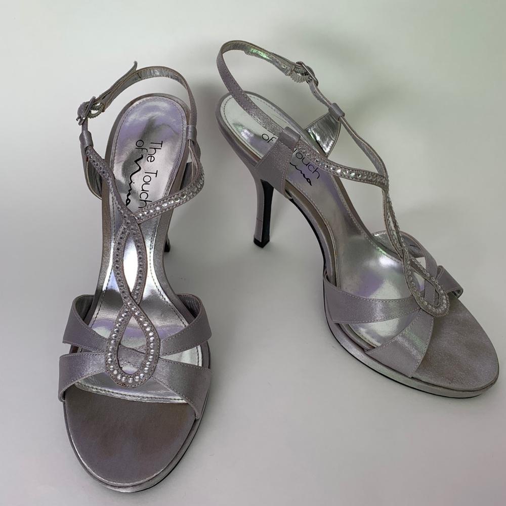 Silver Heels - Picture 2 of 4
